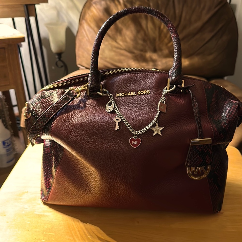 Michael Kors  Lg  handbag with crossbody strap